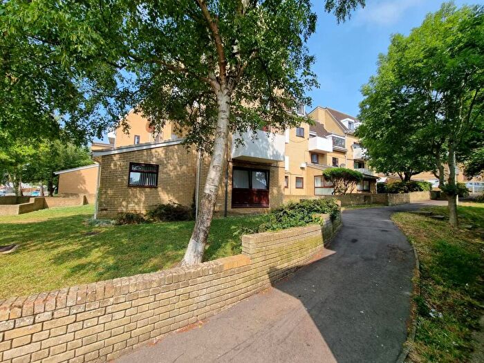 2 Bedroom Flat To Rent In Frogmore, Fareham, PO14