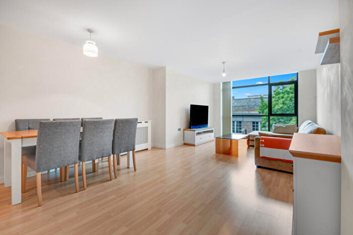 2 Bedroom Flat For Sale In Wells Crescent, Marconi Plaza, Chelmsford, CM1