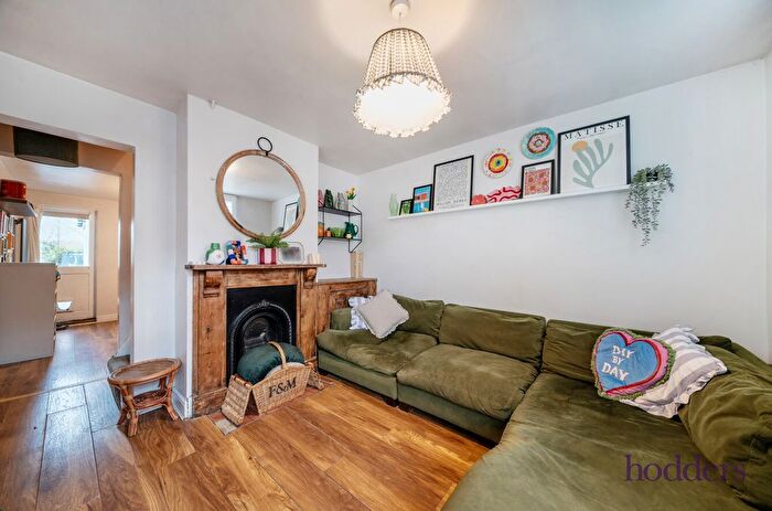 2 Bedroom Terraced House For Sale In Grove Road, Chertsey, Surrey, KT16
