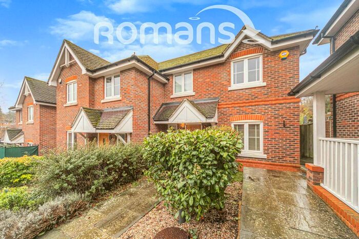 4 Bedroom Semi-Detached House To Rent In Sheldon Rise, Caversham, Reading, RG4