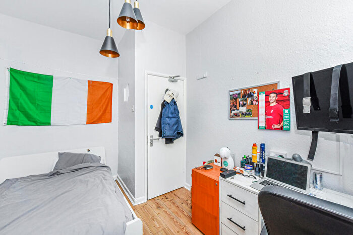 1 Bedroom End Of Terrace House To Rent In Peveril Street, NG7