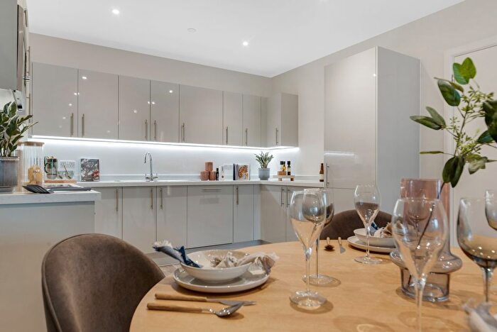 3 Bedroom Flat For Sale In Store Road, London, E16