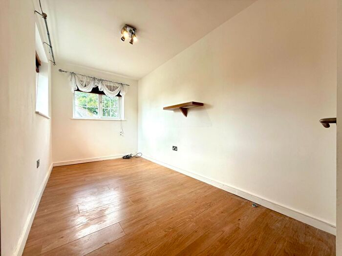 2 Bedroom End Of Terrace House To Rent In Ongar Road, Brentwood, CM15