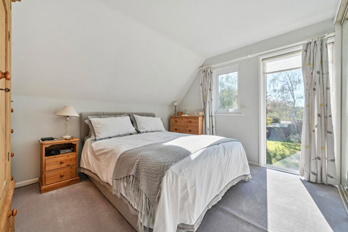 3 Bedroom Link Detached House For Sale In Wises Firs, Sulhamstead, Reading, RG7