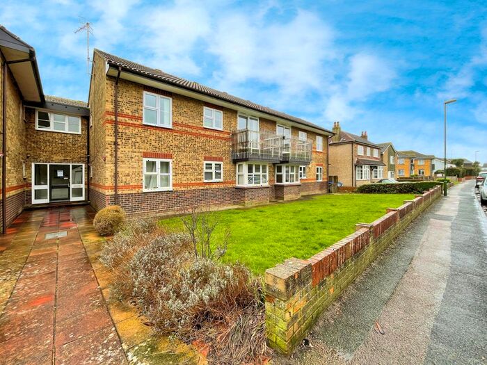 1 Bedroom Flat To Rent In Old Salts Farm Road, Lancing, BN15