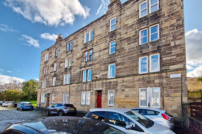 2 Bedroom Flat For Sale In / Annfield Street, Newhaven, Edinburgh, EH6