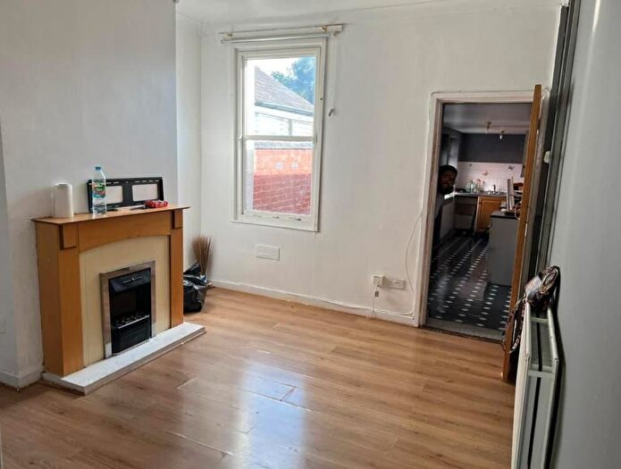 2 Bedroom Property To Rent In Miner Street, Walsall, WS2