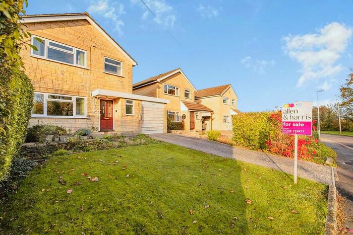 3 Bedroom Detached House For Sale In Brook Drive, Corsham SN13