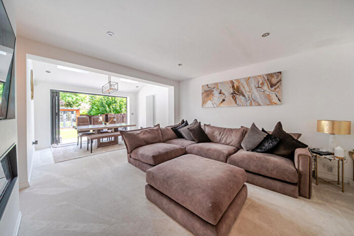 3 Bedroom Semi-Detached House For Sale In Cheyne Park Drive, West Wickham, Kent, BR4
