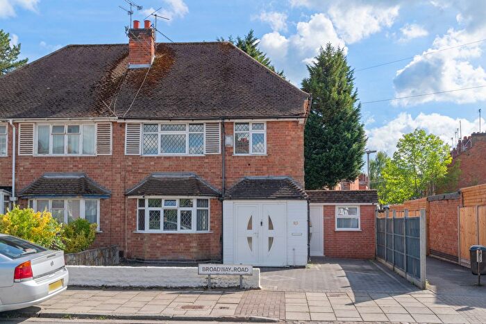 4 Bedroom Semi-Detached House For Sale In Broadway Road, Leicester, LE5
