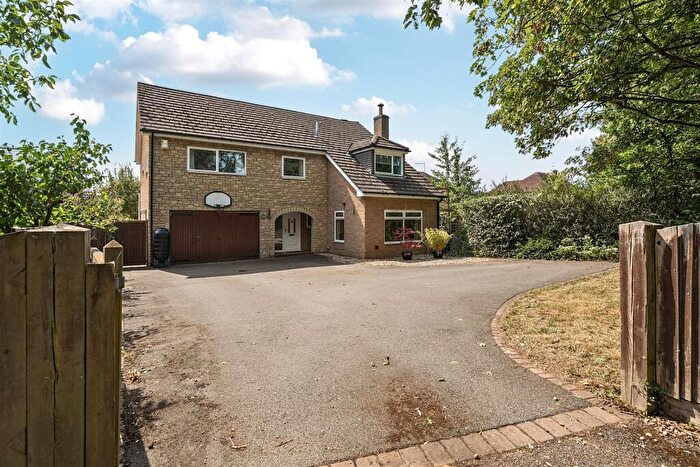 6 Bedroom Detached House For Sale In Bradden Road, Greens Norton, NN12