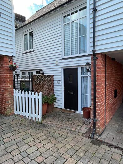 2 Bedroom Flat To Rent In Heritage Court, Stour Street, Canterbury, CT1