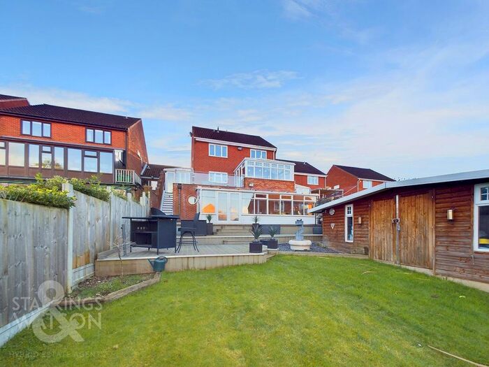 5 Bedroom Link Detached House For Sale In Gurney Road, New Costessey, Norwich, NR5