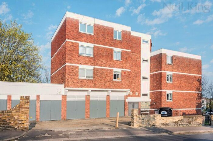 2 Bedroom Flat To Rent In Deborah Court, Victoria Road, E18