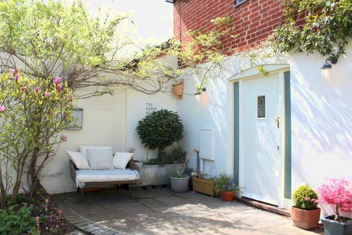 4 Bedroom Barn To Rent In Tidmarsh Lane Tidmarsh, RG8