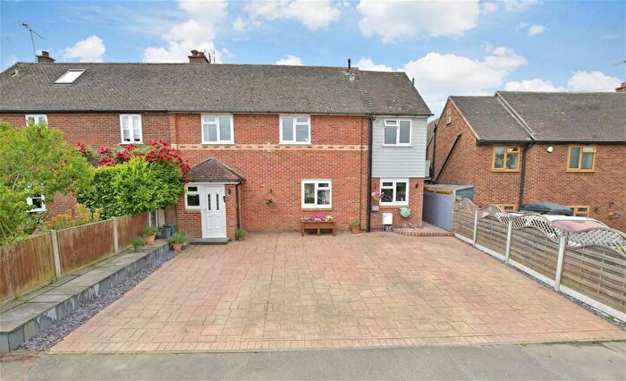 5 Bedroom Semi-Detached House For Sale In Woolshots Road, Wickford, Essex, SS12