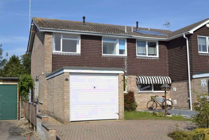 3 Bedroom House To Rent In North Station, CO4