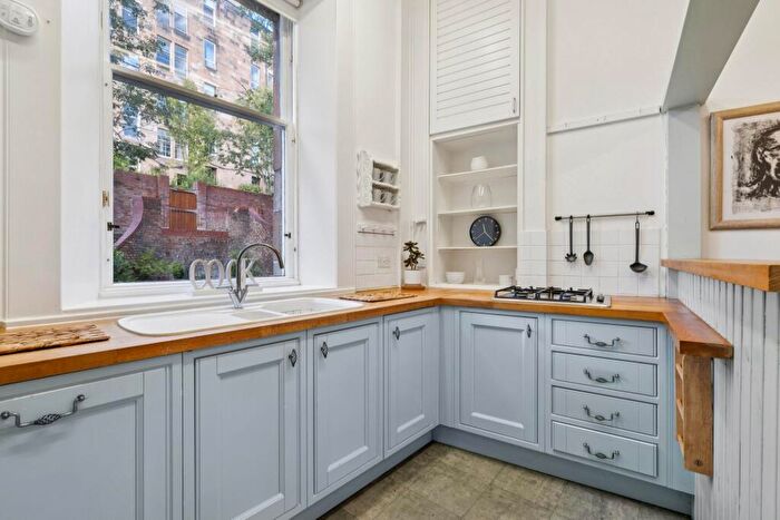2 Bedroom Flat For Sale In Doune Quadrant, North Kelvinside, G20