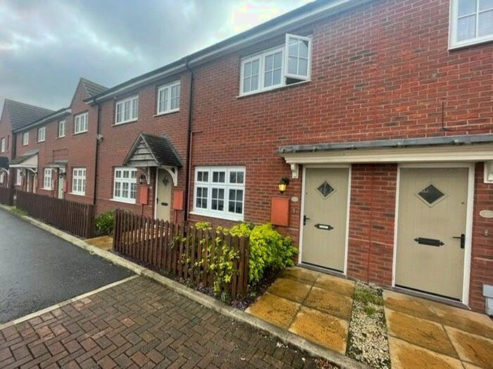 2 Bedroom Flat To Rent In Bankfield Road, Bilston, WV14