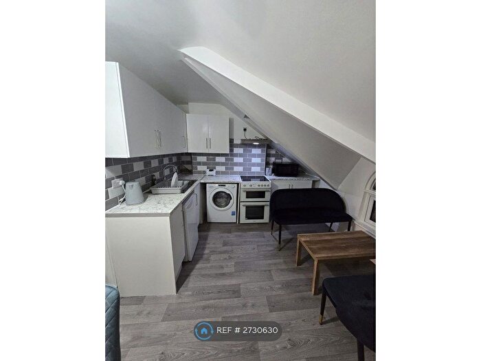 Studio To Rent In Philip Lane, London, N15