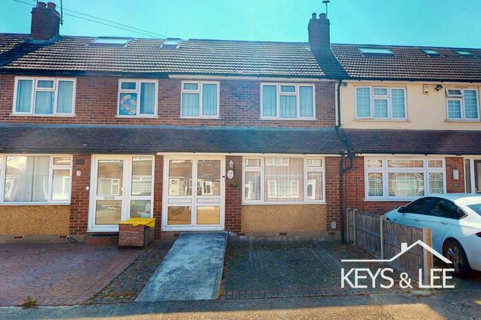 3 Bedroom Terraced House To Rent In Frinton Road, Collier Row, Romford, RM5
