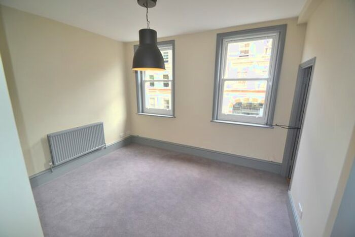 1 Bedroom Flat To Rent In Fulham Road, London, SW10