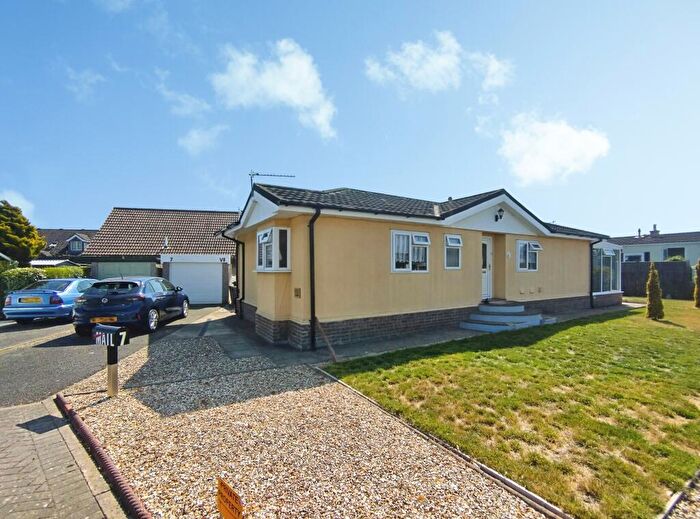 2 Bedroom Park Home For Sale In Kingfisher Drive, Skegness, PE25
