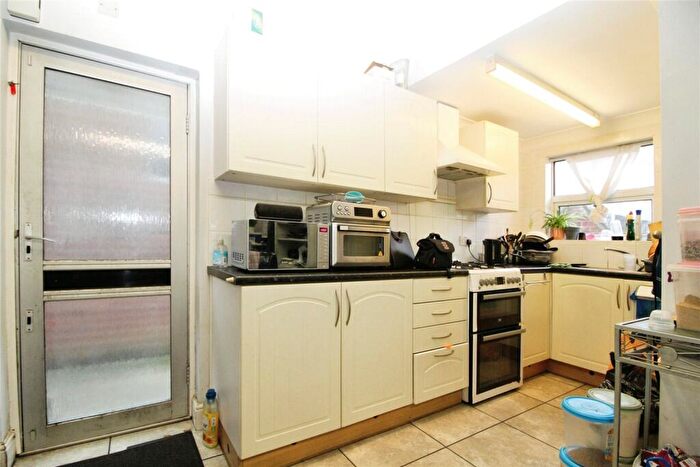 1 Bedroom Maisonette To Rent In Douglas Road, Hornchurch, RM11