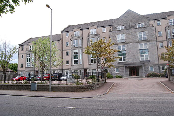 2 Bedroom Flat To Rent In Ruthrieston Court, City Centre, Aberdeen, AB10