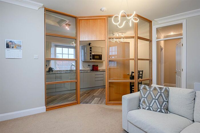 2 Bedroom Flat For Sale In Trinity Lane, Bishophill, York, YO1