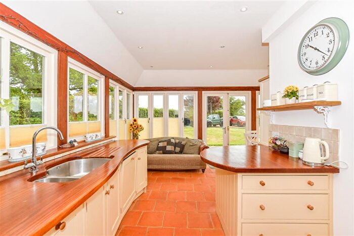 4 Bedroom Detached House For Sale In Plumtree Road, Headcorn, Ashford, Kent, TN27