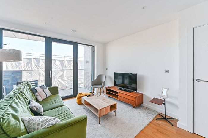 1 Bedroom Flat For Sale In Hawthorne Crescent, Greenwich, London, SE10