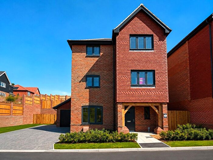 4 Bedroom Detached House For Sale In Hackney Way, Mortimer Common, Reading, Berkshire, RG7