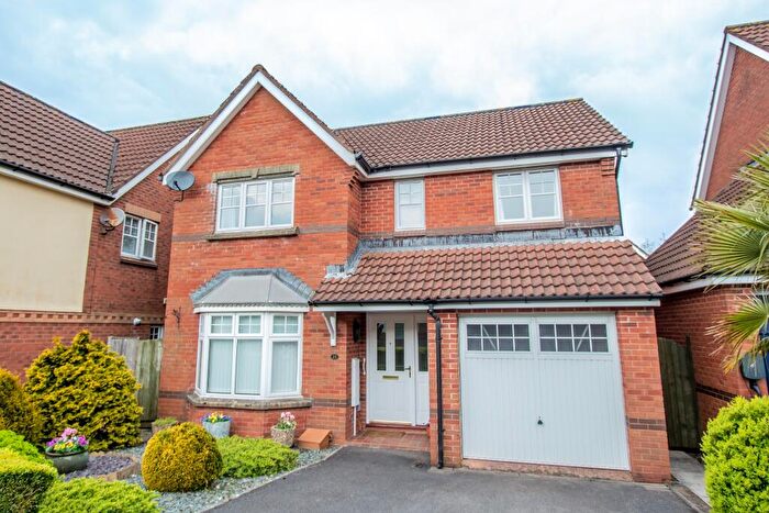 4 Bedroom Detached House For Sale In Glanvill Way, Honiton, EX14