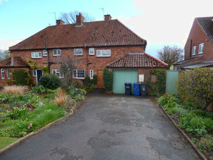 3 Bedroom Semi-Detached House To Rent In Riseholme Lane, Lincoln, LN2