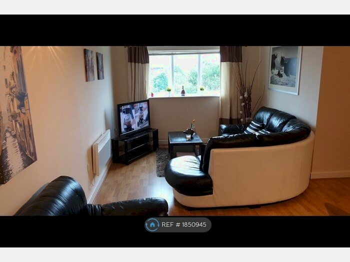 2 Bedroom Flat To Rent In Dunlop Street, Warrington, WA4