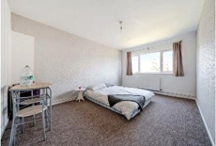 1 Bedroom Flat For Sale In Byron Way, Northolt, UB5