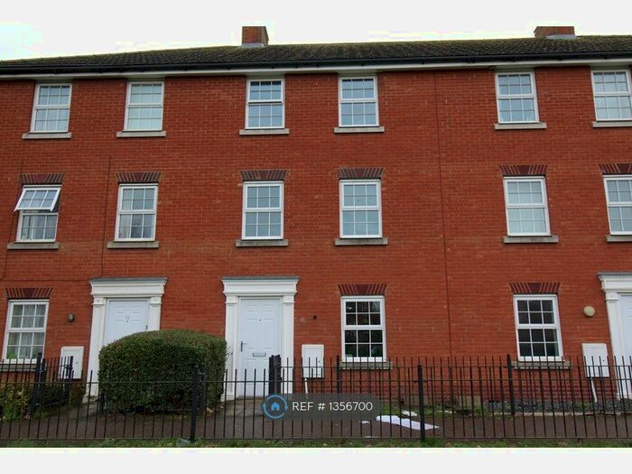 6 Bedroom Terraced House To Rent In Freemans Acre, Hatfield, AL10