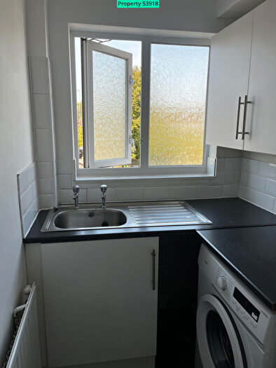 Studio To Rent In New Road, London, E4