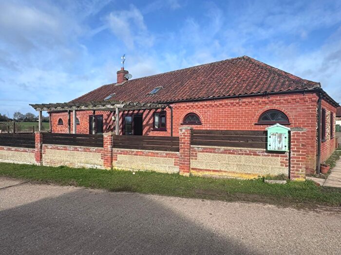 3 Bedroom Barn Conversion To Rent In Manor Farm, Oxwick, NR21