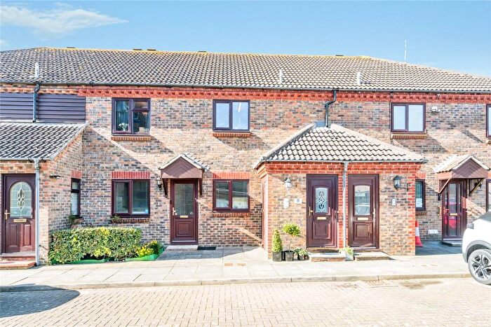 2 Bedroom Flat For Sale In Elmer Road, Bognor Regis, West Sussex, PO22