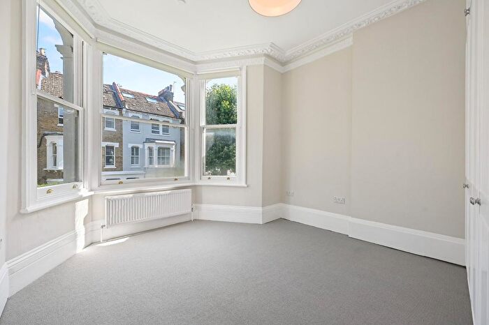 2 Bedroom Flat To Rent In Sterndale Road, Brook Green, London, W14