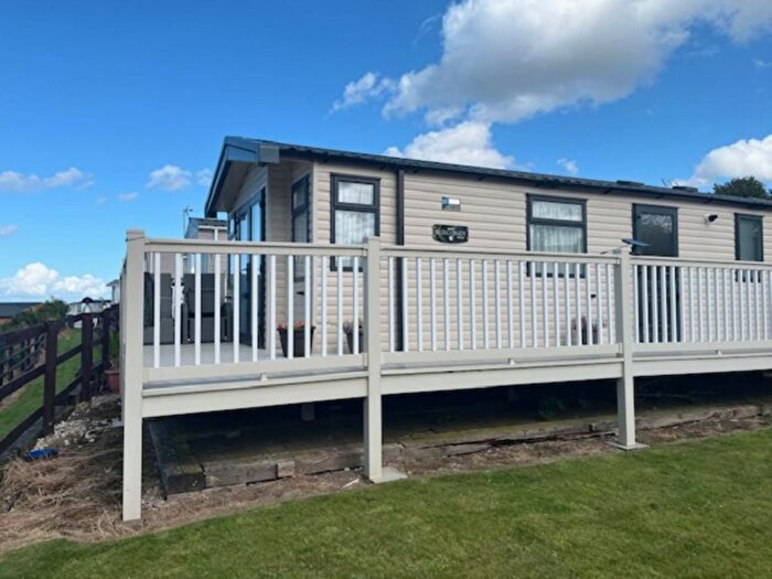 2 Bedroom Mobile/park Home For Sale In Gwespry, CH8
