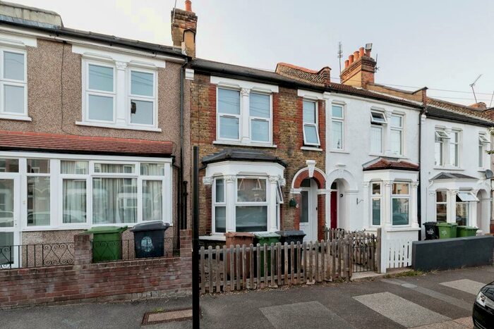 3 Bedroom Terraced House To Rent In Turner Road, Walthamstow, London, E17