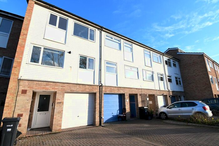 4 Bedroom Terraced House To Rent In Glengall Road, Woodford Green, Greater London, IG8