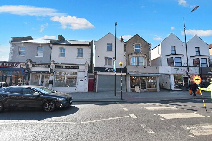 1 Bedroom Flat For Sale In A Brockley Rise, Forest Hill, London, SE23