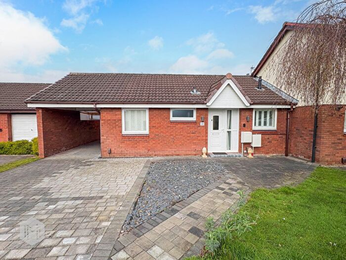 2 Bedroom Bungalow For Sale In Carrington Close, Birchwood, Warrington, Cheshire, WA3