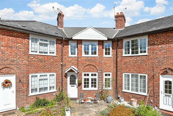 3 Bedroom Cottage For Sale In The Hoppety, Tadworth, Surrey, KT20