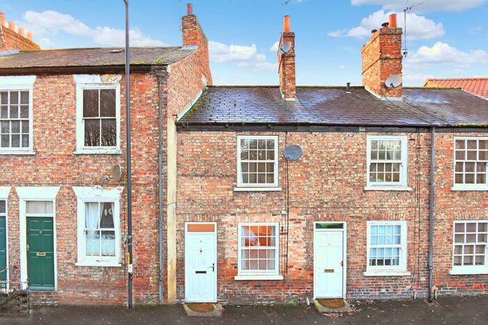 2 Bedroom Cottage To Rent In King Street, Ripon, HG4