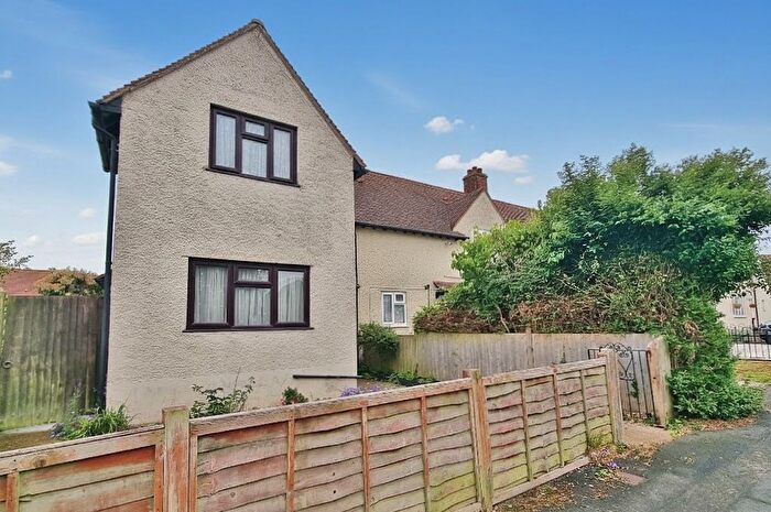 2 Bedroom End Terrace House For Sale In Park Way, Havant, PO9